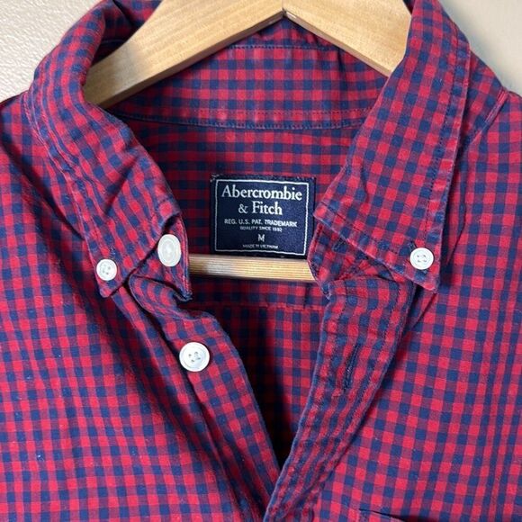 Abercrombie and Fitch mens plaid button up shirt size medium red blue preppy aca - Picture 2 of 7